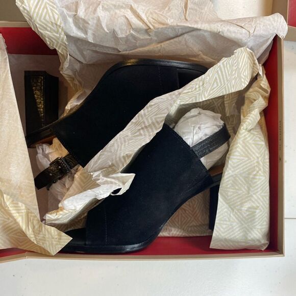 NIB Donald Pliner Women’s Black Suede Open Toe Sandal with 3” Block Heel- Size 6 - Picture 11 of 12